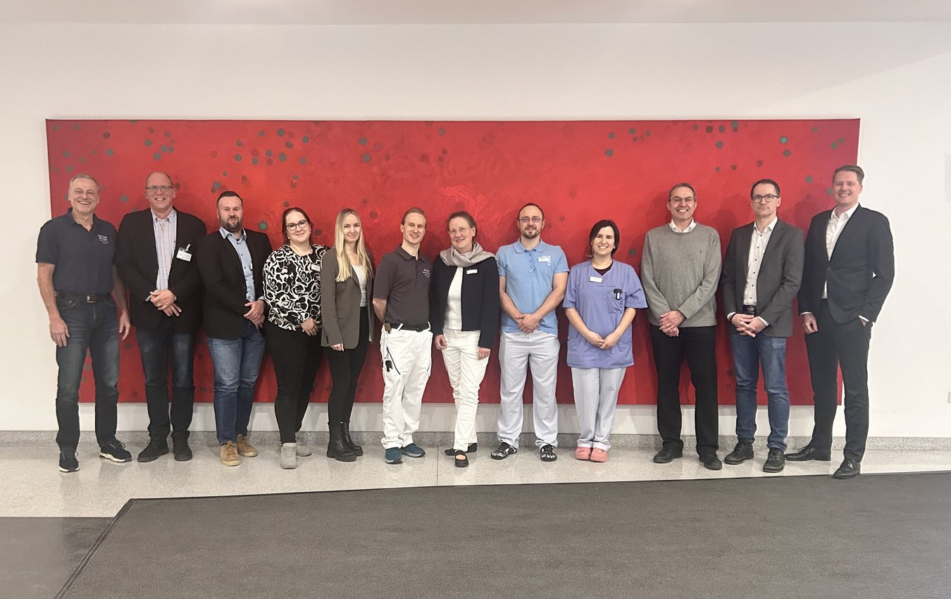 Gruppenbild der Teilnehmer der Abschlussbesprechung