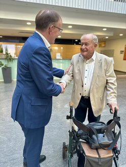 Geschäftsführer Markus Mord mit dem ehemaligen Chefarzt Dr. med. Gerhard Brötz