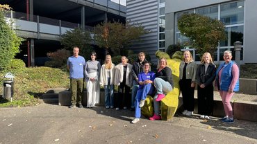 Gruppenbild der neuen Auszubildenden OTA und ATA mit ihren Praxisanleitern